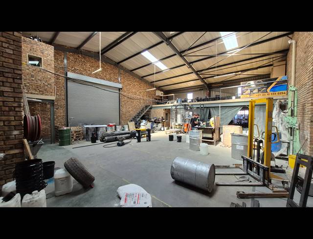 1,800M² FACTORY FOR SALE IN ANDERBOLT